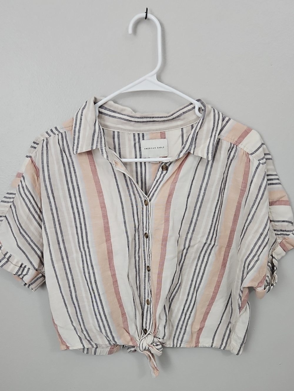 American Eagle Outfitters Cream Striped Tie-Front Button Shirt Cropped